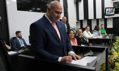 Resultado ou privilégio? Abilio sanciona pacote da Câmara que amplia assessores e permite férias em dinheiro