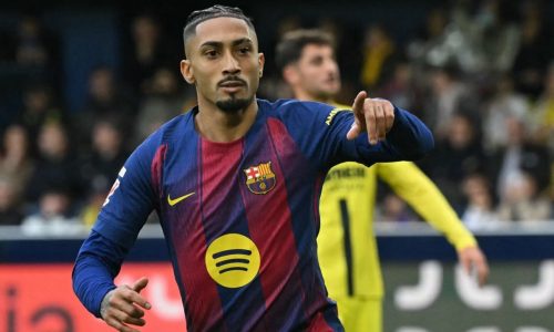 Raphinha entra para o Top 50 dos maiores artilheiros da história do Barcelona