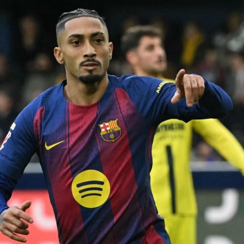 Raphinha entra para o Top 50 dos maiores artilheiros da história do Barcelona