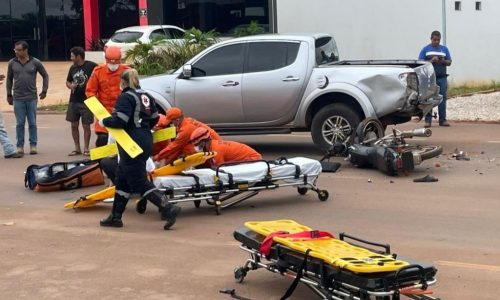 Bombeiros militares socorrem vítima após acidente de trânsito em avenida