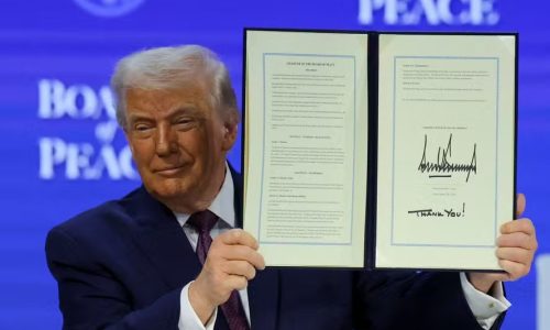 Trump lança “Conselho da Paz” em Davos, critica ONU e propõe reconstrução de Gaza