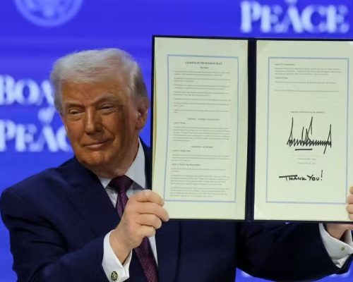 Trump lança “Conselho da Paz” em Davos, critica ONU e propõe reconstrução de Gaza