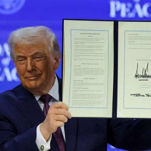 Trump lança “Conselho da Paz” em Davos, critica ONU e propõe reconstrução de Gaza