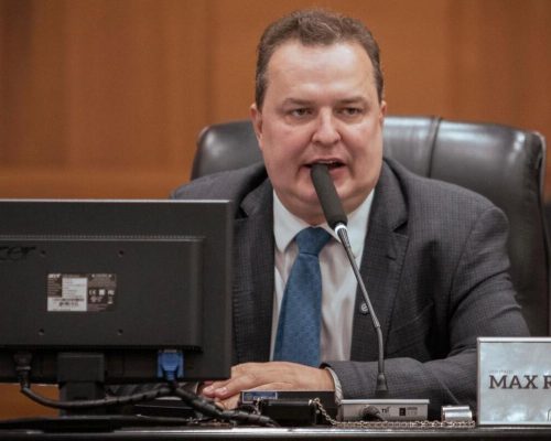 Deputado Max anuncia erro de veto e PLC que promove militares deve voltar à AL