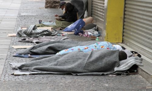 Alerta | População em situação de rua cresce em MT e Centro de Cuiabá escancara problema que não pode mais ser ignorado