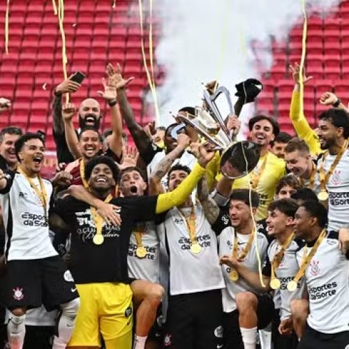 Corinthians vence o Flamengo e é campeão da Supercopa do Brasil