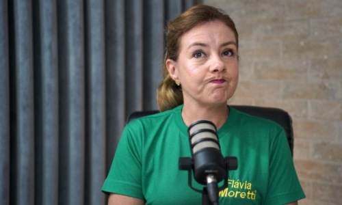 Prefeita de Várzea Grande não comparece à Comissão que investiga uso de slogan da gestão em uniformes escolares