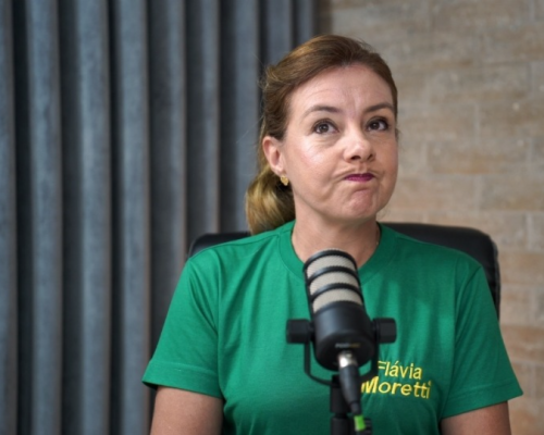 Prefeita de Várzea Grande não comparece à Comissão que investiga uso de slogan da gestão em uniformes escolares