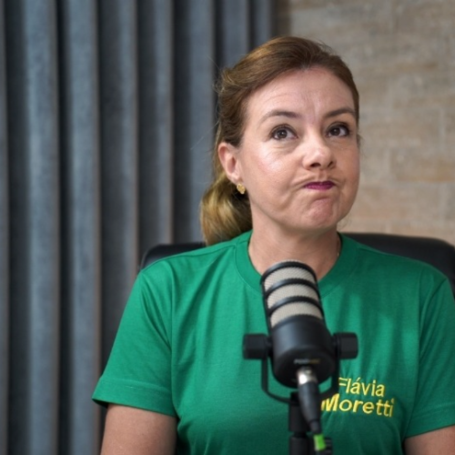 Prefeita de Várzea Grande não comparece à Comissão que investiga uso de slogan da gestão em uniformes escolares